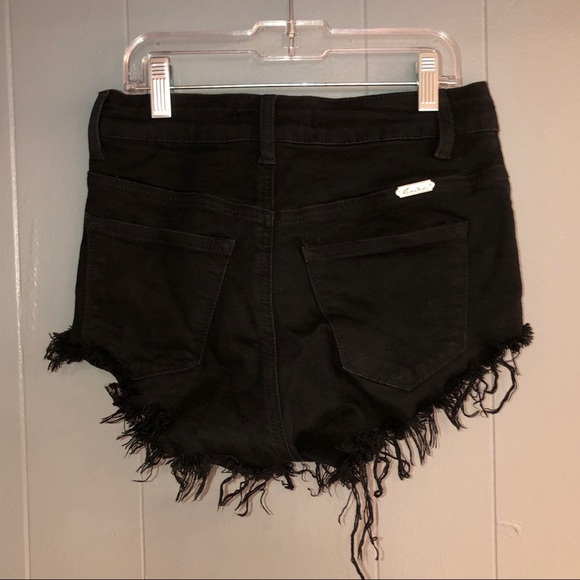 𝐇𝐈𝐆𝐇 𝐖𝐀𝐈𝐒𝐓𝐄𝐃 𝐉𝐄𝐀𝐍 𝐒𝐇𝐎𝐑𝐓𝐒 - Picture 2 of 4